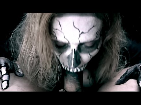 ❤️ Demon famke sûgje hoanne mei har swarte mûle en slikken cum. ️❌ Porno by porno fy.myinvest.top ☑